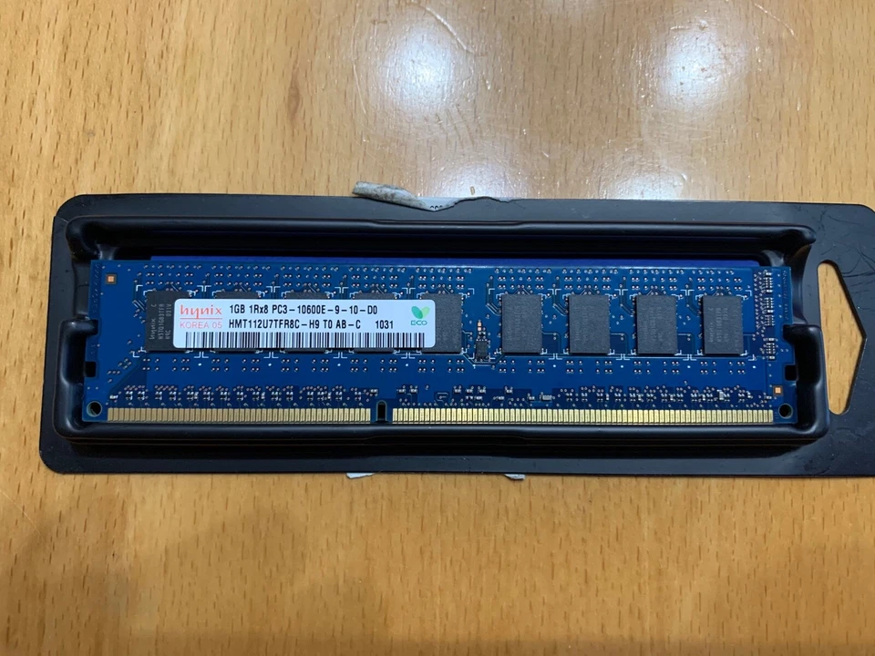 HMT112U7TFR8C-H9 Hynix 1GB PC3-10600 DDR3-1333MHz ECC Unbuffered 240-Pin DIMM - Image 1 of 1