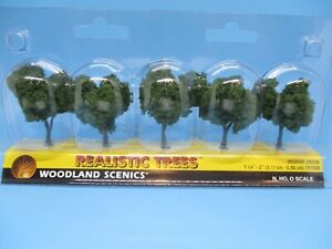 WOODLAND SCENICS - REALISTIC TREES - MEDIUM GREEN - 1 1/4" - 2" (5 TREES)