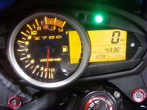 KAWASAKI Z750 2009 SPEEDOMETER CLOCKS DASH 4330 MILES 2007-2012 - Picture 1 of 7