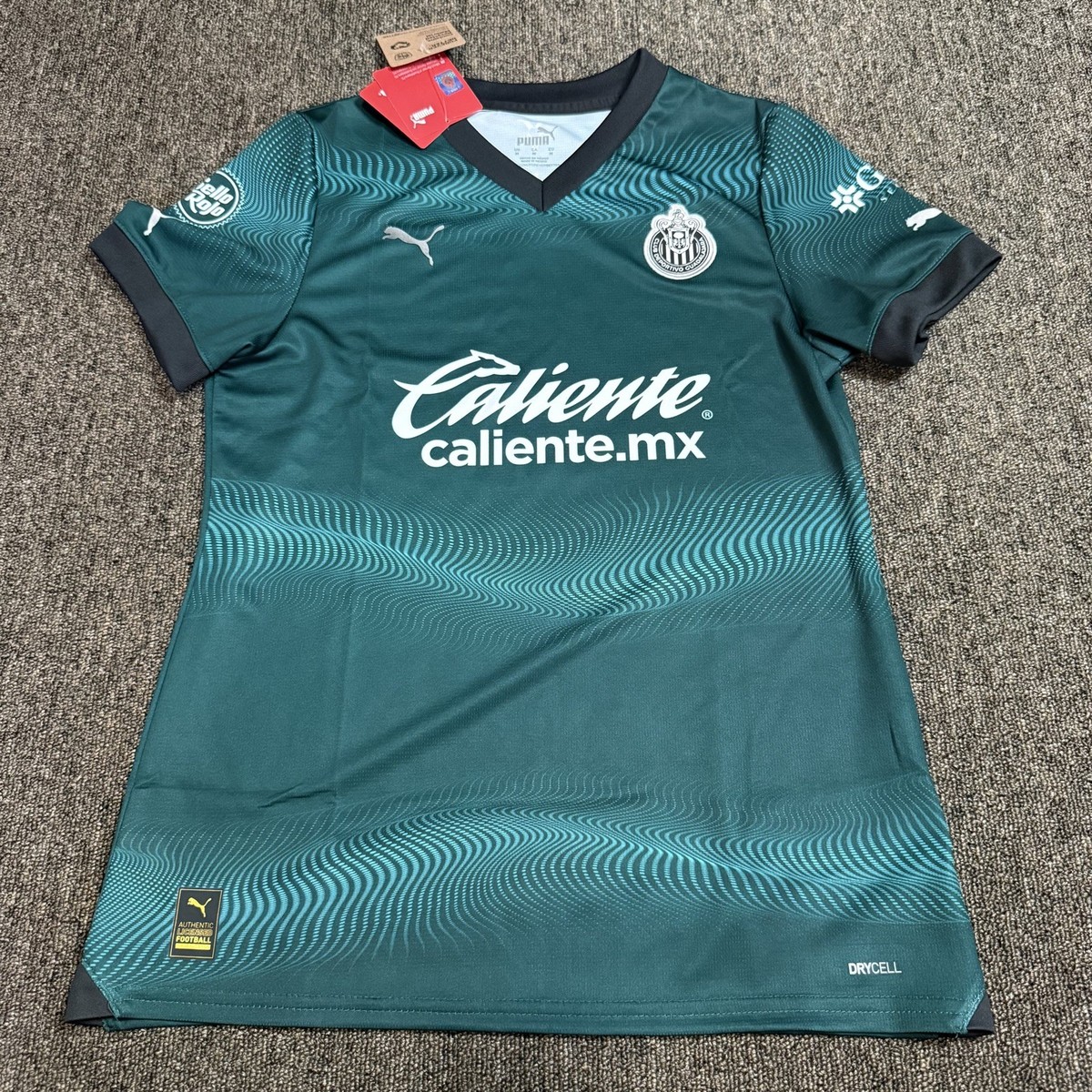 サッカーユニフォームGuadalajara Women Amazon.com: PUMA Women's Chivas Alternate Jersey 21/22 (US