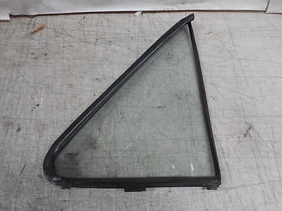 Nissan Sentra B13 Tsuru 1995 ventana de ventilación de fábrica puerta trasera izquierda cuarto de cristal Foto 1 de 2