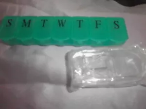 PILL ORGANIZER LARGE SEVEN DAY PLUS BONUS PILL SPLITTER - Picture 1 of 2