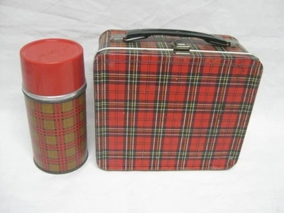 LONCHERA VINTAGE ALADDIN ROJA A CUADROS CON BOTELLA TERMO A CUADROS ¡EN BUEN ESTADO! Foto 1 de 4