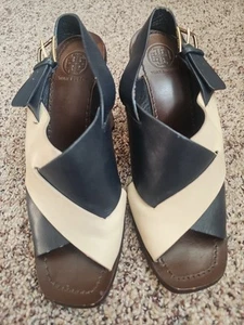 Tory Burch Bleeker cremefarbene und marineblaue Cross-Over-Sandalen mit Fersenriemen Größe 8,5 - Bild 1 von 9