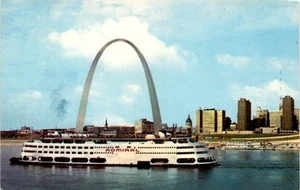 SAINT LOUIS, Eero Saarinen Gateway Arch, Jefferson National Expansion Postcard - Picture 1 of 2
