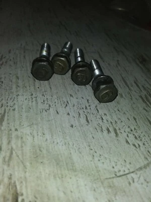 75 TUBO DE ADMISIÓN DE CARBURADOR YAMAHA DT400 BOTA DE GOMA Y LENGÜETA JAULA VÁLVULA PERNOS DE MONTAJE Foto 1 de 2