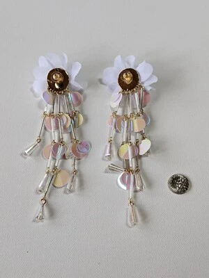 Pendientes colgantes de verano de playa para mujer de gasa/cuentas/lentejuelas blancos informales Foto 1 de 4