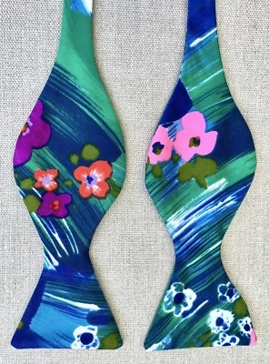 Pajarita Mod Vintage Floral Azul, Verde Rosa Auto-Corbata Ajustable 2 7/8" Foto 1 de 4