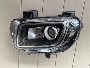 2020-2024 Hyundai Venue Headlight Halogen Driver LH Side OEM  - Picture 1 of 17