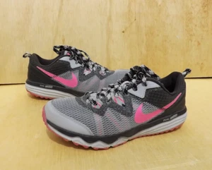 Size 9.5 Nike Women's Dual Fusion Trail Running Shoes, Wolf Grey/Pink - Picture 1 of 10