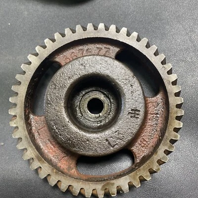 Farmall 560 tractor engine timming ider gear IHC 367577 part 706 IH - Image 1 of 4