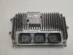 Honda HR-V ECU Engine Control Module Unit 3782050ZG63 AMD131682 - Picture 1 of 7