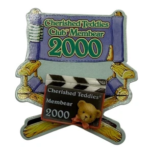 2000 Enesco Cherished Teddies Club Membear Pin - Director’s Chair Design - Bild 1 von 3