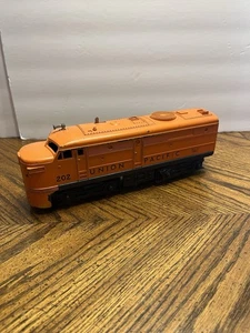 Vintage Lionel Postwar No. 202 Union Pacific Diesel Switcher Locomotive - Picture 1 of 8