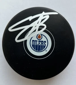 Stuart Skinner Signed Autographed Edmonton Oilers Logo Puck - Picture 1 of 2