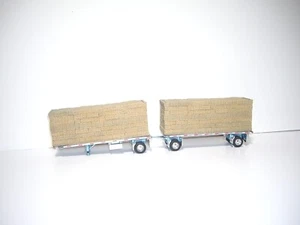 DCP FIRST GEAR 1/64 PACIFIC BLUE UNDER CARRIAGE DUAL 28.5' FLATBEDS AND HAYLOADS - Picture 1 of 14