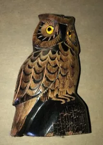 Estatuilla vintage tallada cuerno búho búfalo de agua arte hecho a mano mediados de siglo moderno - Imagen 1 de 9