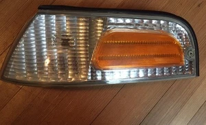 1998 1999 2000 2001 2002 2003 CROWNVIC P71/TAX/POL DRIV/GIRO A LA IZQUIERDA CORN PARK/SEÑAL - Imagen 1 de 6