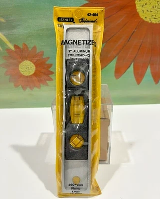 732 -Stanley 42-464 Professional Magnetized 9" Torpedo Level in Original Package - Image 1 of 3