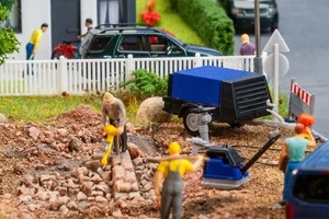 HO Scale Accessories - 180693 - Construction worker with compressor - Moving - Picture 1 of 4