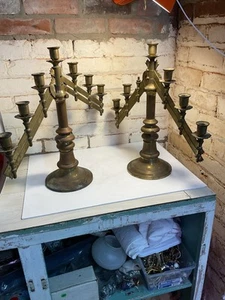 Coppia di antichi candelabri a 7 luci, bracci regolabili - set 2 candele da altare in ottone C1 - Foto 1 di 16