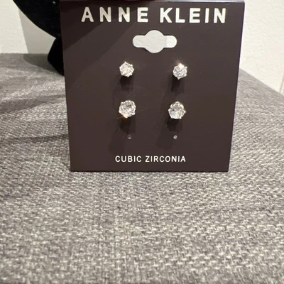 Aretes para mujer Anne Klein cristal plata circonita cúbica tono plata talla 0,4" y perla Foto 1 de 4