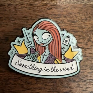 Prendedor de tatuaje Disney Loungefly SALLY Pesadilla antes de Navidad NUEVO con caja - Imagen 1 de 3