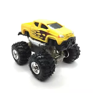 Muscle Machines Pull Back Hi-Rev Dodge 4x4 Lifted Truck 1/64 Working Suspension - Picture 1 of 8