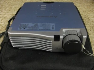 Mitsubishi XD70U DLP Projector With All Cables, Remote, Manuals - Picture 1 of 11