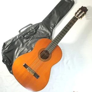 Yamaha C-150 Classical Guitar With Case - Picture 1 of 13