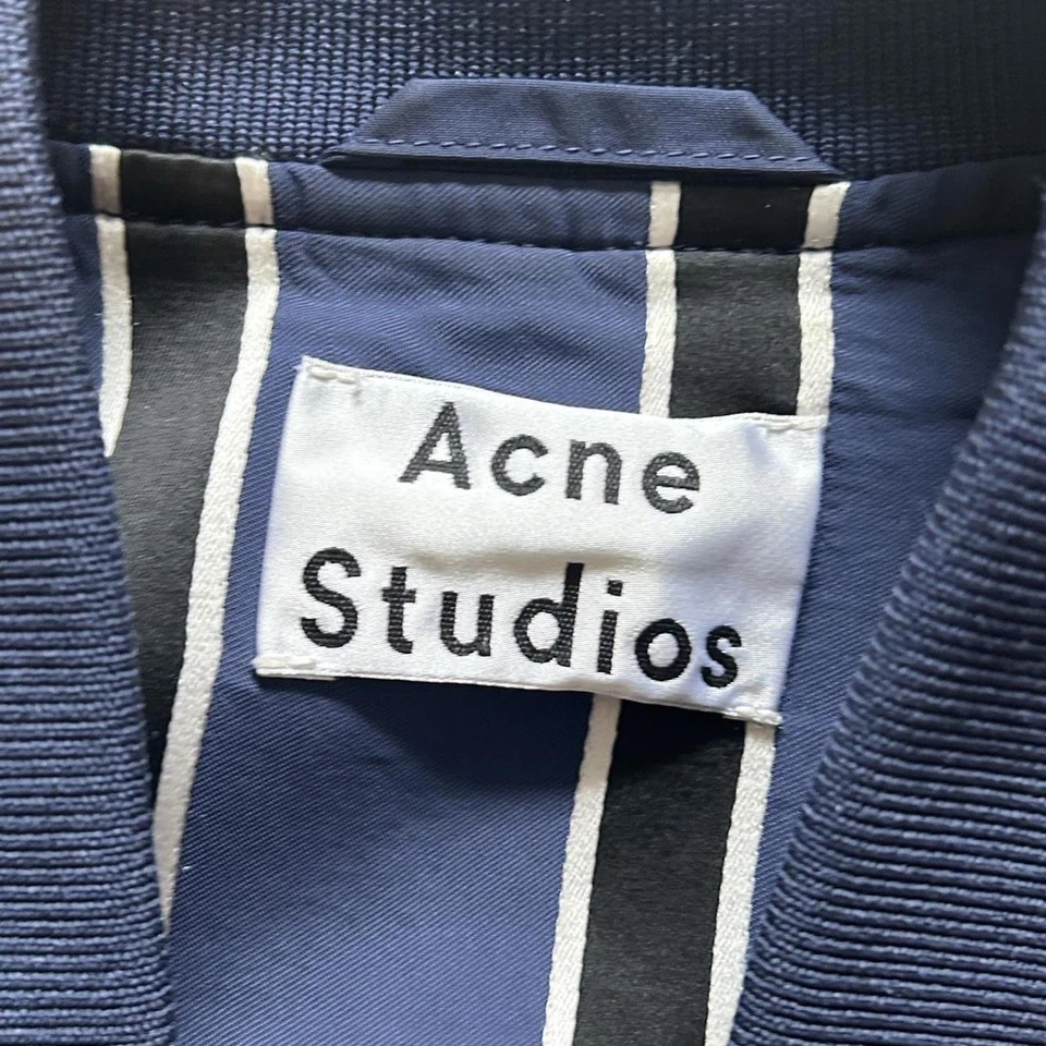 Chaqueta bomber a rayas Designer Acne Studios azul marino y blanco Foto 1 de 4