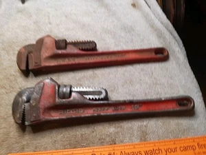 Ridgid Heavy Duty Lotto di 2 chiavi a tubo usate 10" Ridge Tool Co - Made in USA - Foto 1 di 8