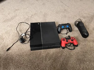 PlayStation 4 (2tb Memory) With Controllers And Charging Dock - Picture 1 of 4