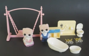 KOALA TOWN Katzenfamilie, Schaukelset + BADBEFESTIGUNGEN - Bild 1 von 4