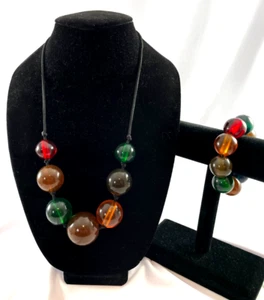 Juego de collar y pulsera elástica vintage gruesa Lucite Balls multicolor anudada - Imagen 1 de 10