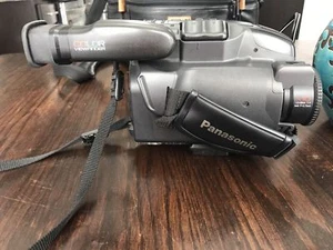 Panasonic Palmcorder PV-IQ403 VHSC no funciona, para repuestos - Imagen 1 de 1