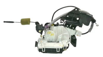 08-14 Mercedes C300 C350 C250 C200 Actuador de cierre de puerta delantero derecho OEM Foto 1 de 4