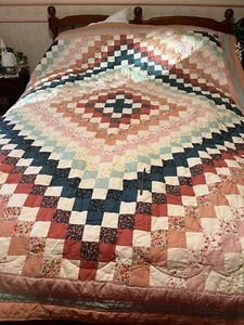 #16 80x 64” beautiful hand quilted med weight preowned - Picture 1 of 6
