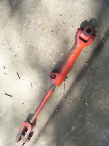 VINTAGE JI CASE 830 D ROW CROP TRACTOR -3 POINT LIFT LINK -RH - NOT STUCK-1965 - Picture 1 of 3