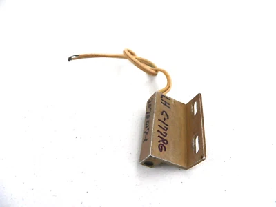 Cessna 177RG Main Gear Actuator Downlock Switch 2070017-1, 2070017-6 - Imagem 1 de 4