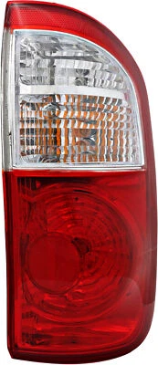 Luz trasera lado pasajero para Toyota Tundra 2000-2006 Foto 1 de 4