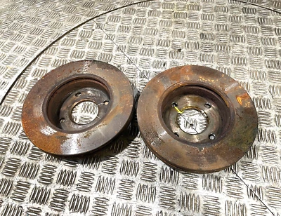 Par de discos de freno delanteros Nissan NV200 40206-3LG0A Foto 1 de 4