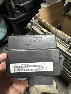 2013-2016 Lincoln MKT — модуль управления передней водительской дверью 2014 2015 годов выпуска - Изображение 1 из 3