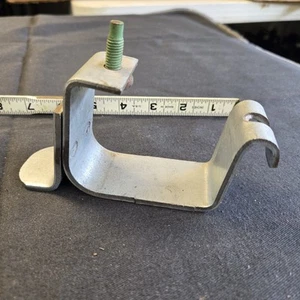 NEW GM Running Board Rear Bracket 15978913 - Picture 1 of 2