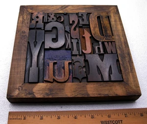 Beautiful vintage/antique letterpress in a stained wood frame with brown stand. - Picture 1 of 8