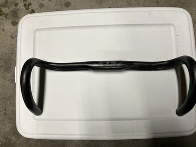 Zipp SL-70 Ergo 碳纤维公路自行车车把,42 厘米宽落杆 — 第 1/4 张图片