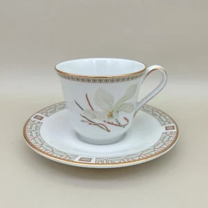 Royal Doulton White Nile TC1122 Tasse & Untertasse mit Fuß Set Lilie Blume & Geometrisch - Bild 1 von 13
