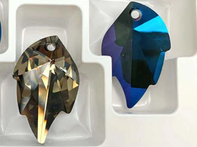 施华洛世奇艺术 6735 大叶吊坠 45x28 毫米水晶蓝色闪光定制 ct SW204 — 第 1/3 张图片