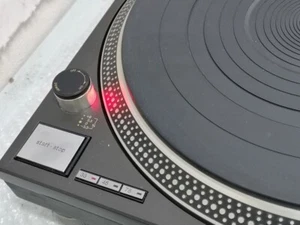 JUNK for Parts/Repair Technics SL-1200MK4 Direct Drive Turntable Spins 33/45/78 - Picture 1 of 8