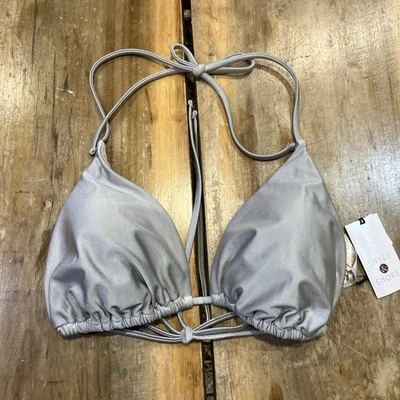 Top de bikini triángulo halter para mujer - tono y orilla mediana plateada Foto 1 de 4